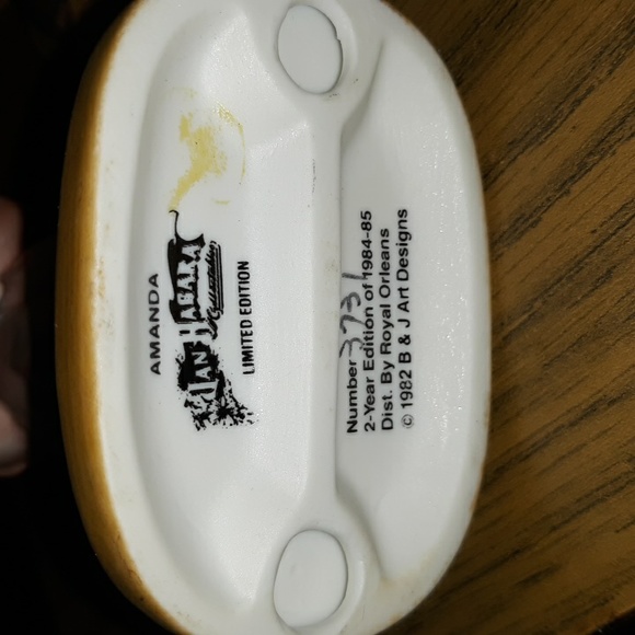 Jan Hagara AMANDA Collectable Figurine ( SKU MB 7) - Picture 2 of 2